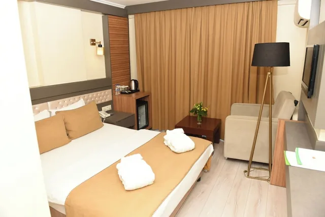 غرفة قياسية بسرير مزدوج، Lycus River Thermal Hotel 2/4