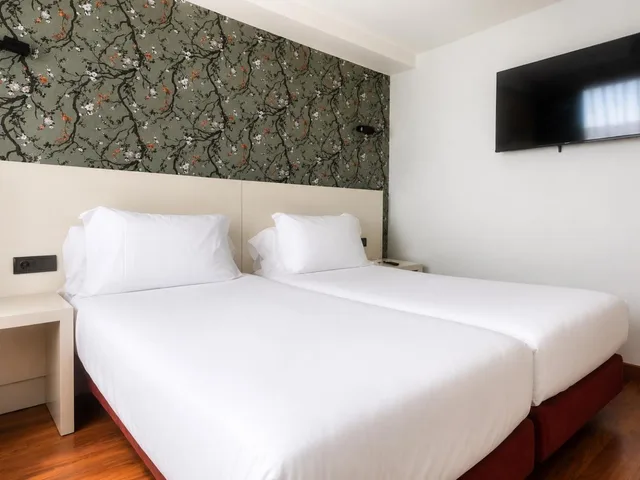 غرفة بسريرين منفصلين، San Fermin Suites 2/10