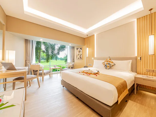 غرفة تنفيذية بسريرين منفصلين وسرير كينج، Hilton Shah Alam Glenmarie 1/2