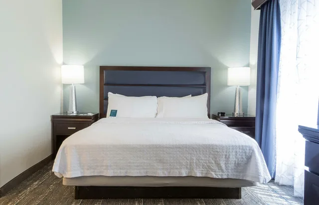 استوديو بسرير كينج لذوي الإعاقة، HOMEWOOD SUITES BY HILTON MIAMI - AIRPORT WEST 1/6