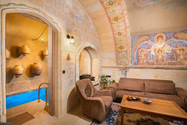 جناح جونيور بمسبح خاص، Cappa Via Cave Hotel 9/10