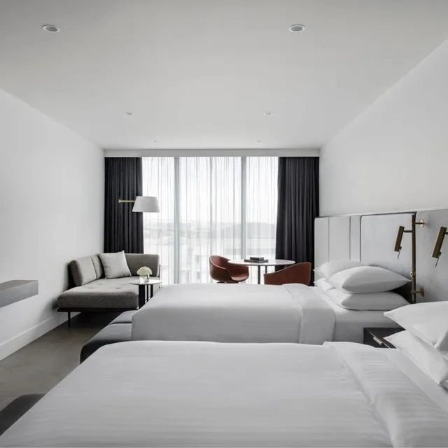 غرفة كلوب بسريرين مزدوجين مع دخول الصالة، Melbourne Marriott Hotel Docklands 4/10