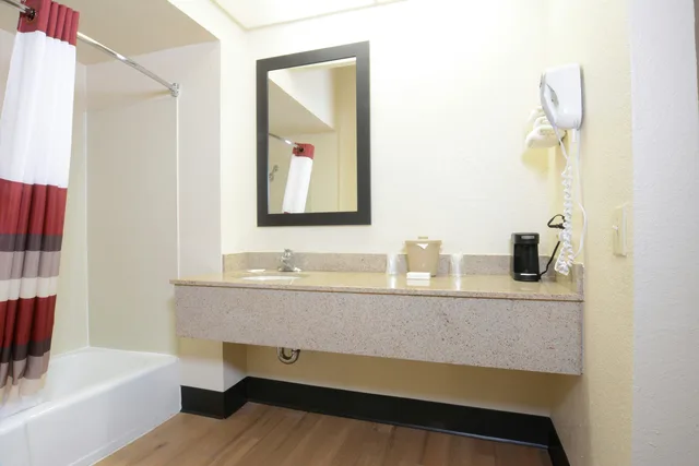 جناح بسرير كينج وسرير كوين، Red Roof Inn San Dimas - Fairplex 10/10
