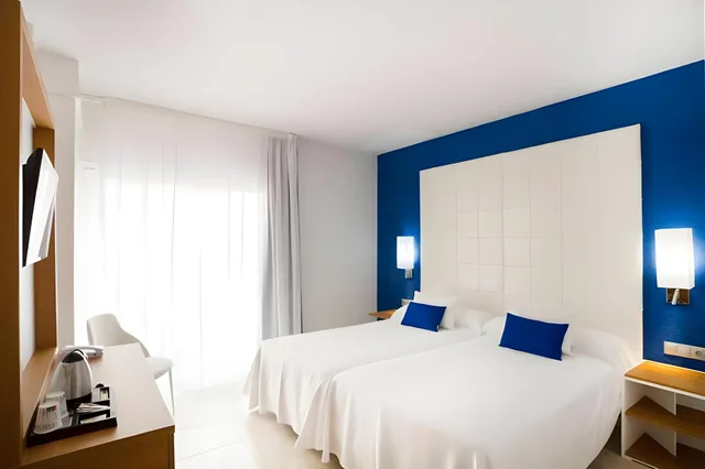 غرفة قياسية رباعية بسرير مزدوج، Ibersol Torremolinos Beach 3/5