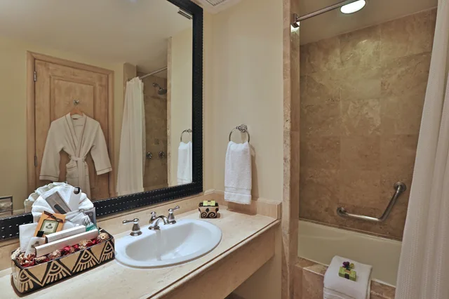 جناح جونيور بسرير كينج مع دخول صالة النادي لذوي الإعاقة، Intercontinental San Pedro Sula 7/8