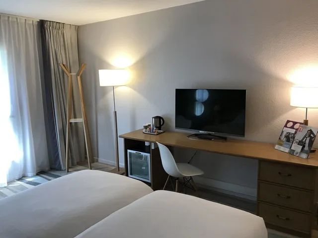 Standard, Twin Beds, Mercure Antibes Sophia Antipolis Hotel 5/10