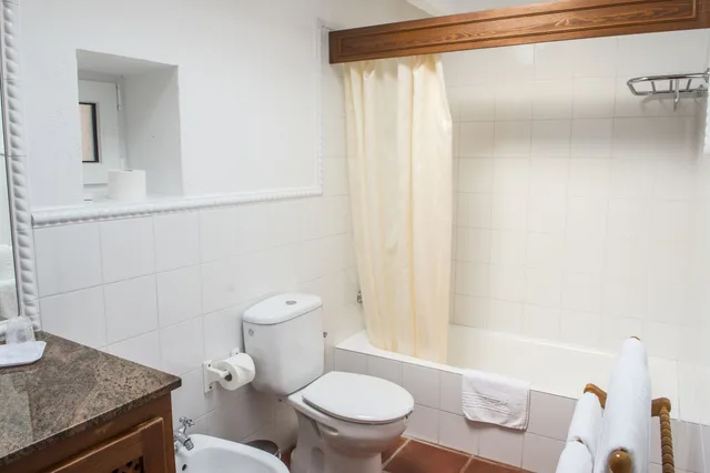 غرفة سوبيريور بإطلالة على الحديقة بشرفة، Hotel Rural Biniarroca - Adults Only 3/3
