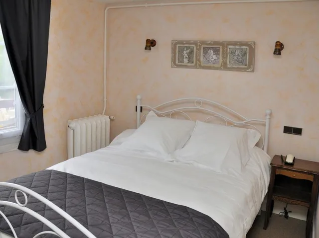 Balneo, Double Bed, AUBERGE DE L'ECOLE 1/1