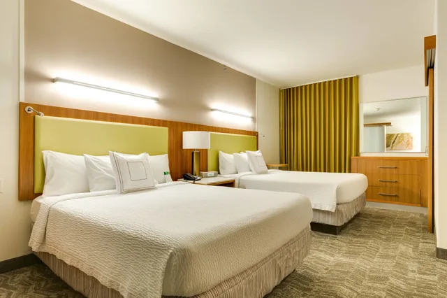 جناح بسريرين كوين مع أريكة، Springhill Suites By Marriott Mcallen 8/10