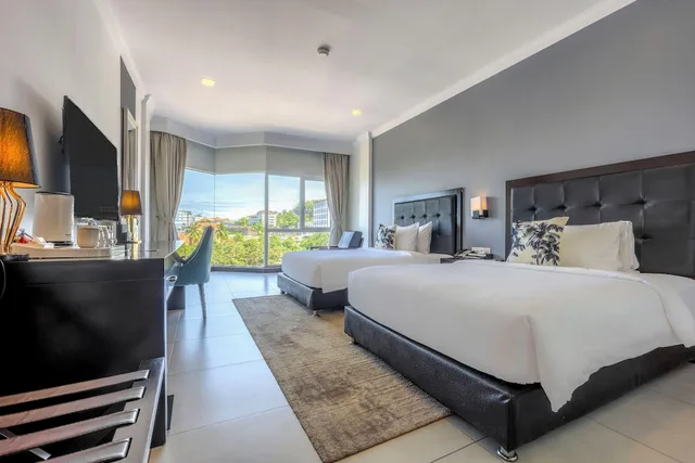 Tower, Deluxe, Twin Beds, Sea View، Queenco Casino And Hotel 2/10