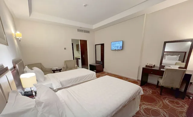 3 Rooms, Suite, 1 Queen and 4 Single Beds, Al Rayyan Makiya Towers Hotel 3/10