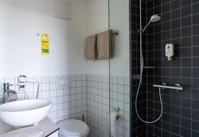 غرفة بسرير كوين، SLEEEP HOTEL Ansfelden 3/4