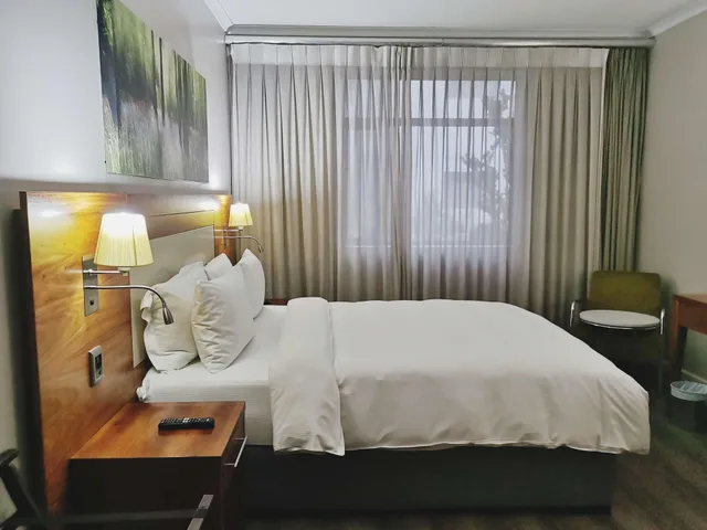 غرفة قياسية بسرير كوين، Doubletree By Hilton Cape Town - Upper Eastside 3/4
