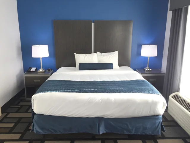 جناح بسرير كينج بمطبخ صغير، Best Western Plus Birmingham Inn & Suites 1/3