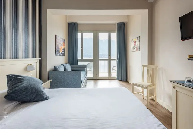 Comfort, Quadruple, Twin Beds, Lake View, 2 Sofa, HOTEL SPLENDID PALACE 3/4