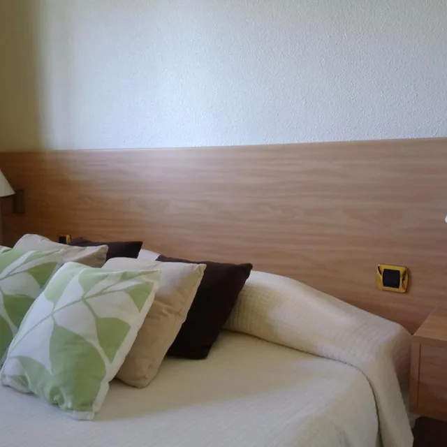 غرفة بسرير مزدوج بإطلالة على المسبح، Hotel Residence Anglet Biarritz Parme 7/9