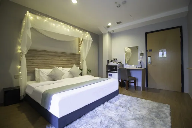 غرفة ديلوكس بسرير كينج بحوض استحمام، Victoria Hotel, a NuVe Group Collection 6/10
