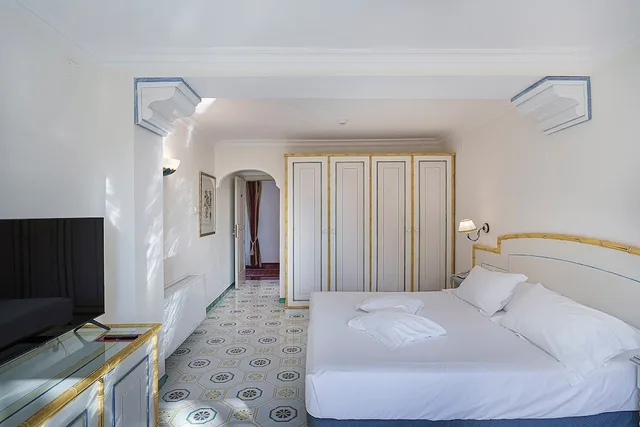 غرفة سوبيريور بسرير مزدوج أو سريرين منفصلين، GRAND HOTEL IL MORESCO 1/7