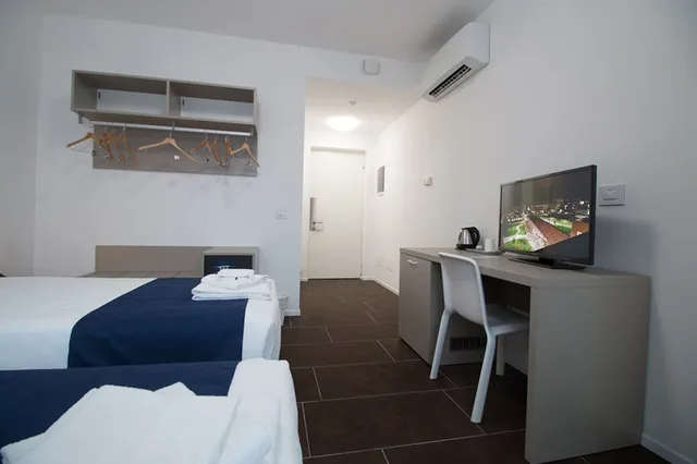 غرفة كومفورت بسرير كوين بشرفة، Cascina Fossata Hotel Residence 3/5