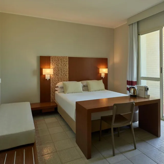 غرفة بسرير مزدوج أو سريرين منفصلين، Serena Majestic Hotel Residence 1/4