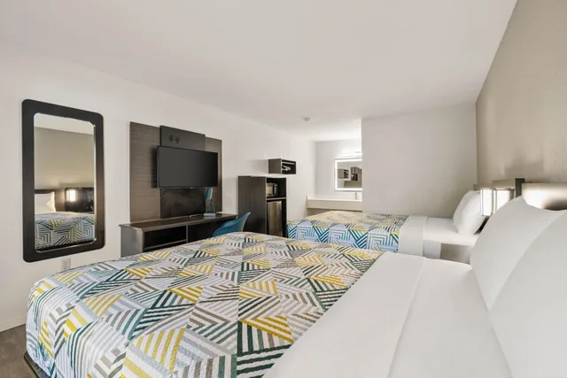 2 Queen Beds Mobil Access Tub Nsmk Micfridge، Motel6 Mccomb Ms 14/16