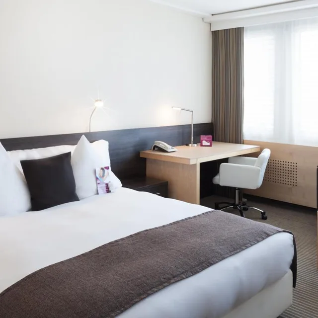 Premium, King Bed, Queen Bed, Crowne Plaza Zurich 1/10