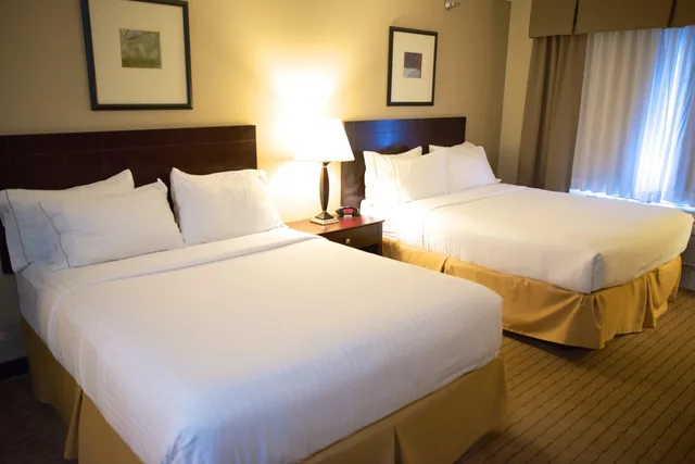 غرفة بسريرين كوين لذوي الإعاقة، Holiday Inn Express Devils Lake 2/10