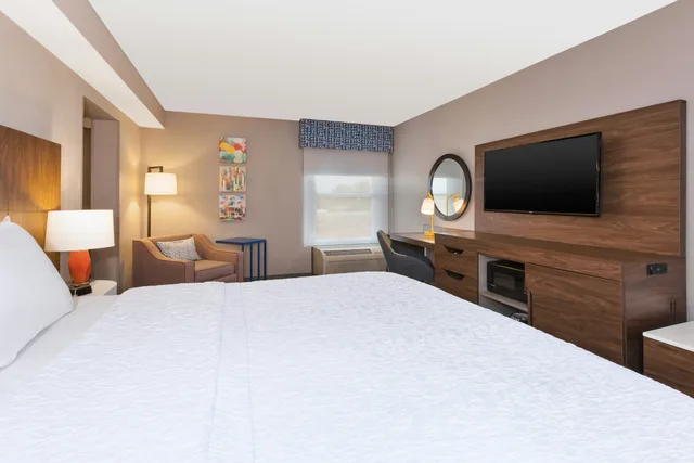 استوديو بسرير كينج لذوي الإعاقة، Hampton Inn Princeton 2/4
