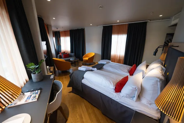 جناح جونيور، Clarion Hotel The Edge 8/10
