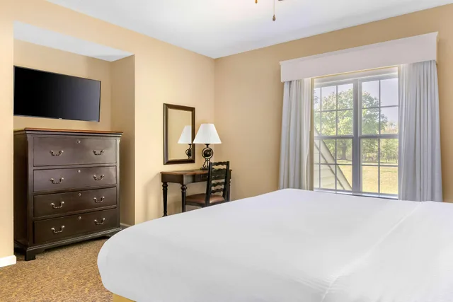 2 Bedrooms, Upstairs, Deluxe, King and Queen Bed، Hilton Vacation Club The Historic Powhatan Williamsburg 3/14