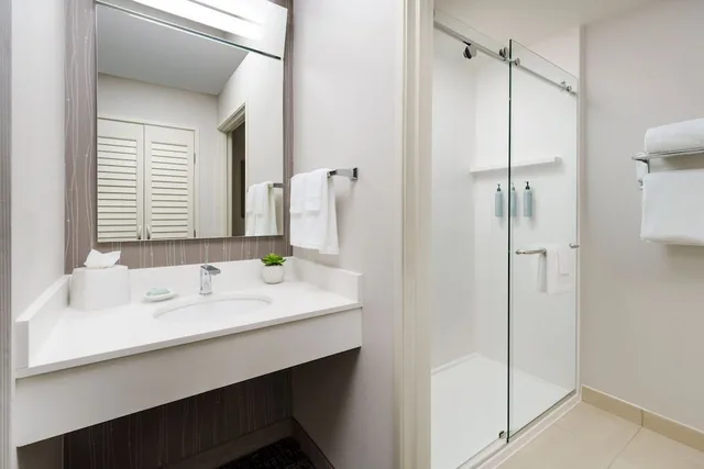 غرفة بسريرين كوين، Courtyard by Marriott Roseville Galleria Mall/Creekside Ridge Drive 10/10