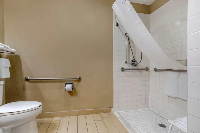 غرفة بسرير كينج، Quality Inn Phenix City Columbus 7/8