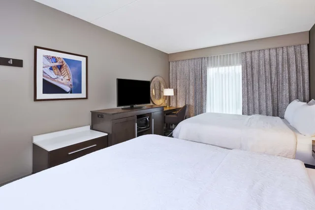 غرفة قياسية بسريرين كوين، Hampton Inn & Suites Wells-Ogunquit 4/10