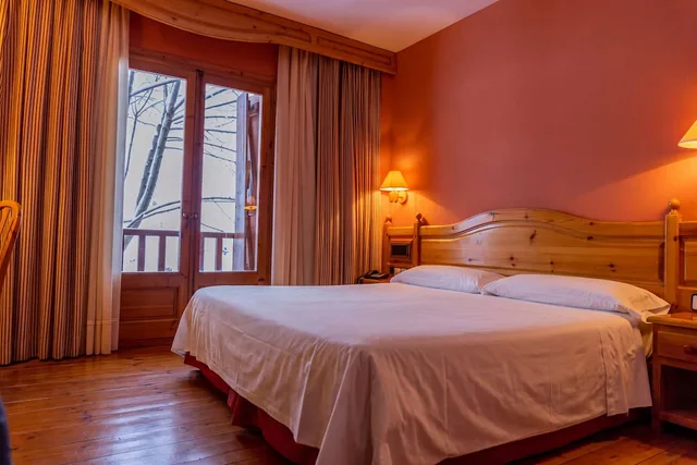 Room, Double or Twin Bed, Rvhotels Orri 2/6