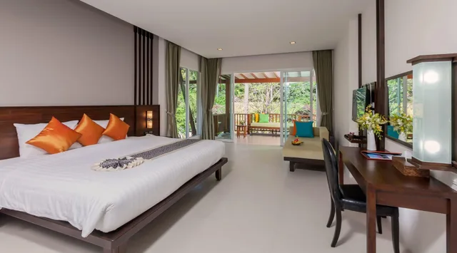 Grand, Deluxe, Sand Sea Resort Railay Beach 2/8