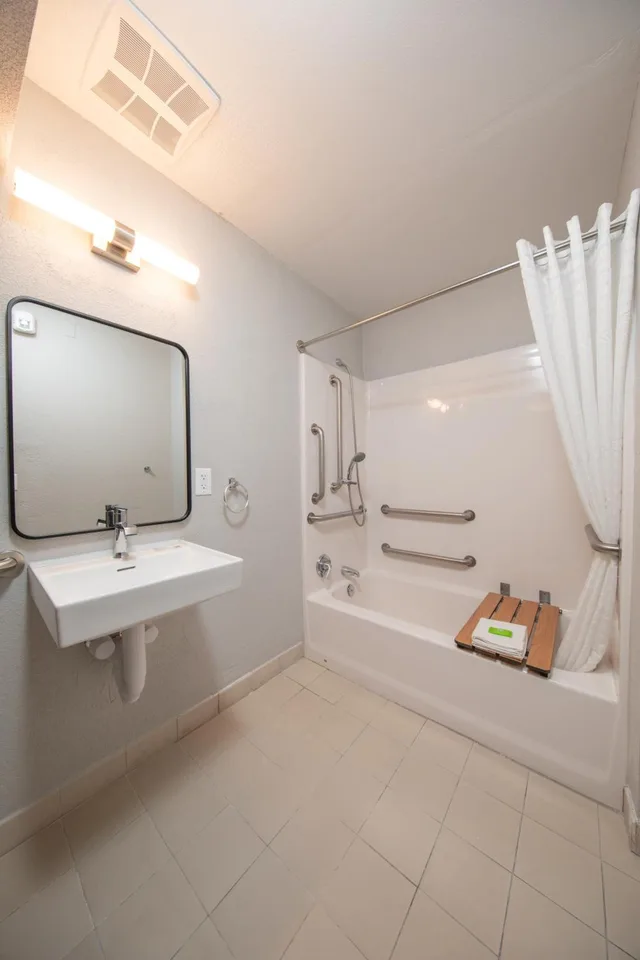 Hospitality, Double Bed, Accessible، The Jackson SouthTown Motel 7/7