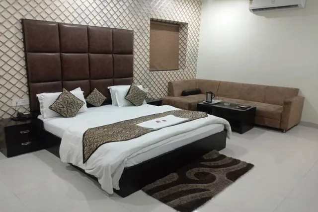 غرفة تنفيذية بسرير مزدوج، Hotel Mandakini Lush 1/3