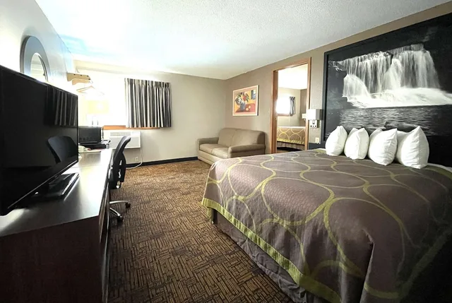 جناح استوديو بسرير كوين، Super 8 by Wyndham Indianapolis/Emerson Ave 2/5