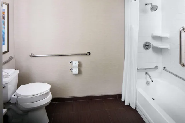 غرفة لذوي الإعاقة، Hilton Albany 4/6