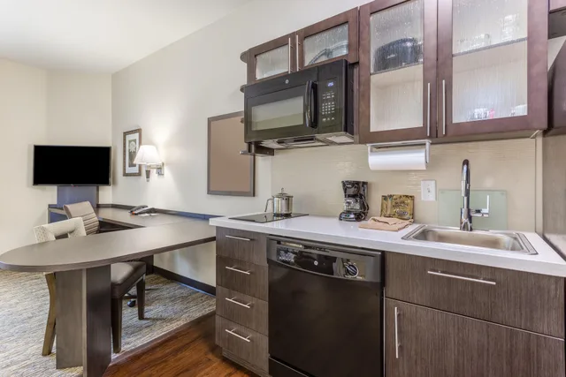 استوديو بسريرين كوين، Candlewood Suites Davenport 3/4