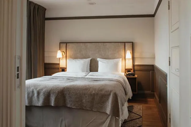 جناح، Home Hotel Amanda 2/4