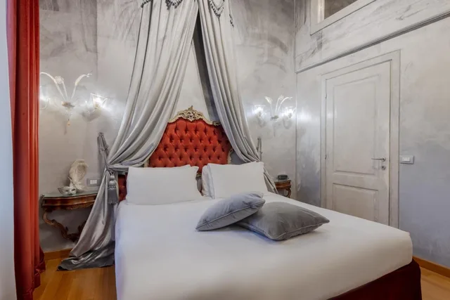 Superior, Queen Bed, Ca Dell Arte Hotel 1/10