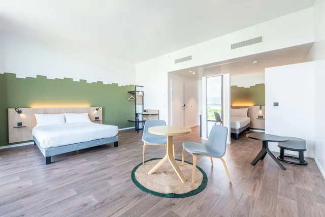 غرفة مفردة بسرير مزدوج، B&B hotel Geneva Airport 1/1