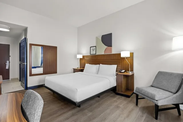 غرفة بسرير كينج لذوي الإعاقة، Spark by Hilton Macon North, GA 3/8