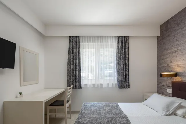 شقة بغرفتي نوم بإطلالة جزئية على البحر، APARTHOTEL TAMARIS 1/10