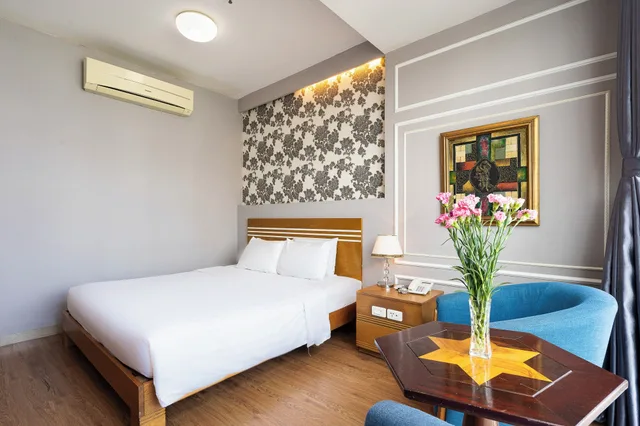 غرفة بريميوم ديلوكس بسرير كوين بإطلالة على المدينة، Lucky Star Hotel 266 De Tham 4/10