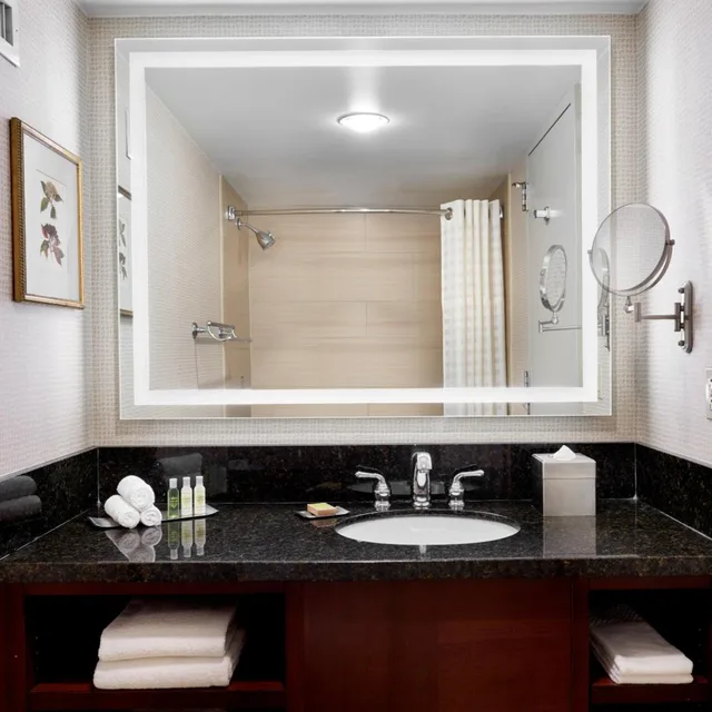 Room, King Bed, Queen Bed, Allergy Friendly، Doubletree By Hilton Hotel Philadelphia Center City 3/6