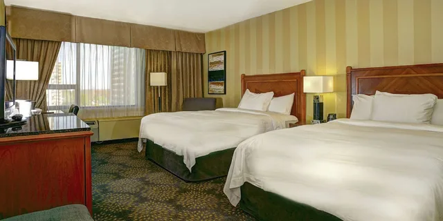 غرفة ديلوكس بسريرين مزدوجين، Doubletree By Hilton London Ontario 1/7