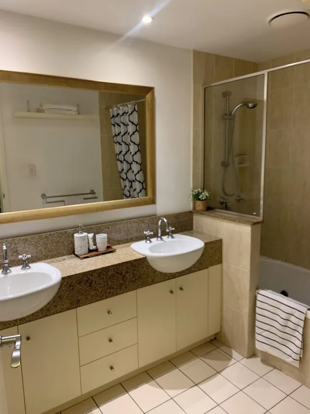 غرفة عائلية بسريرين كوين بغرفتي نوم، Lakes Cairns Resort And Spa 4/5