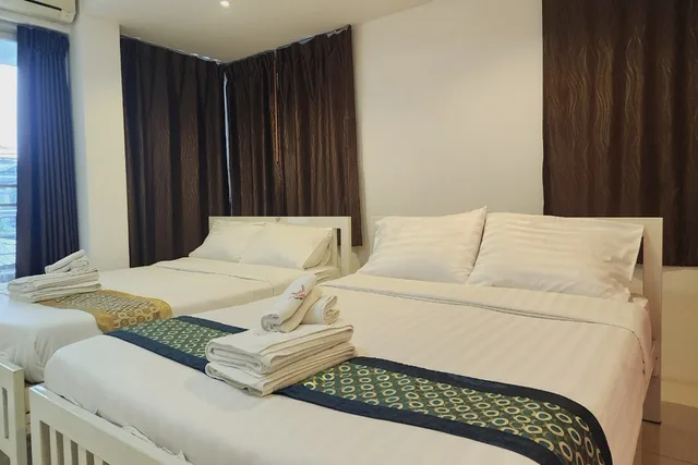 Standard, Twin Beds, Zenith Life 4/10
